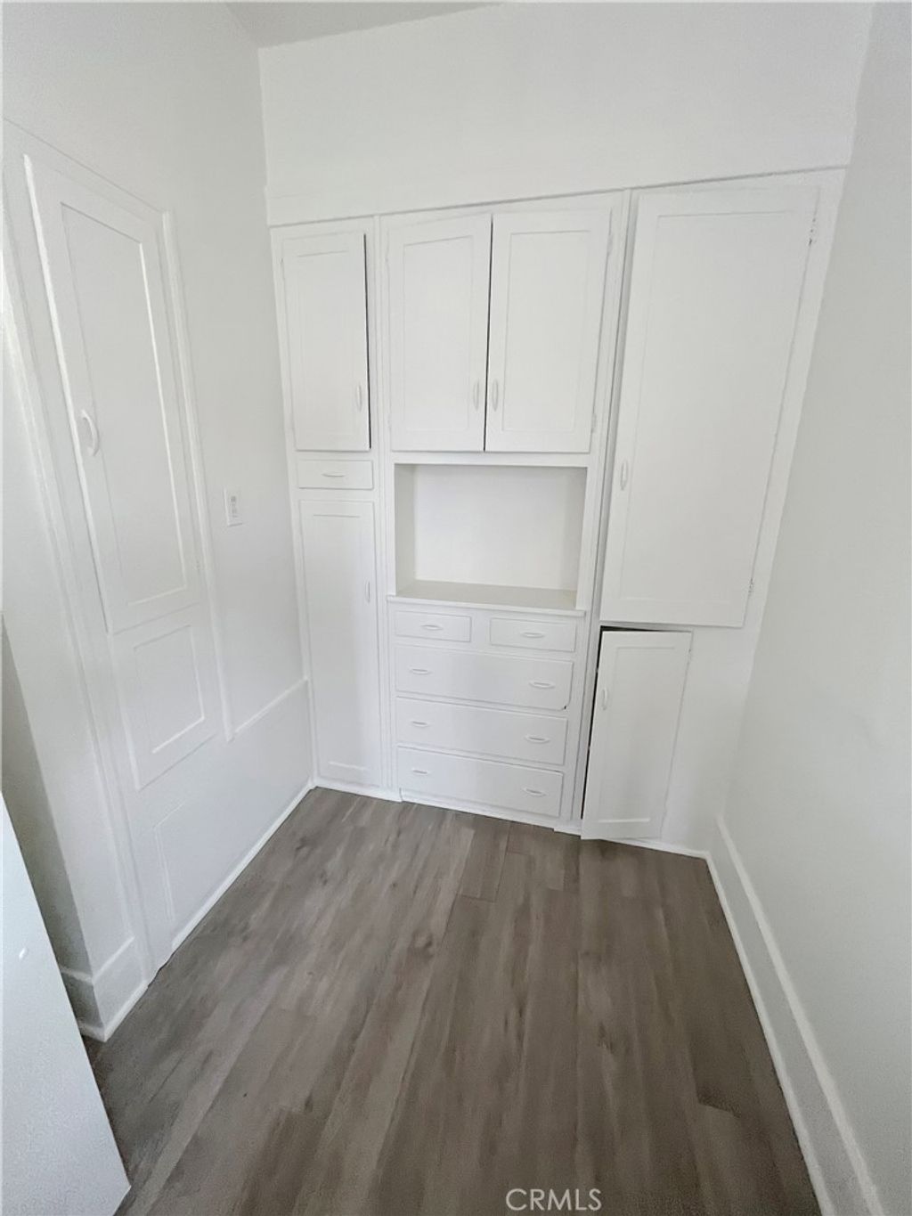 listing image 130724983549847862428