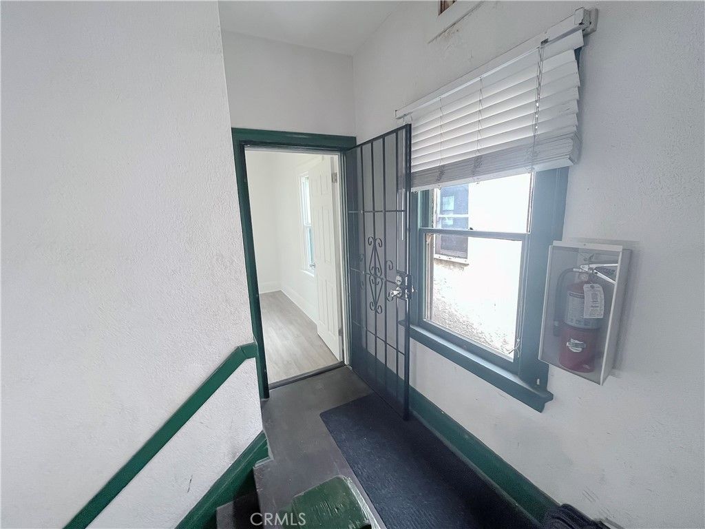 listing image 130725802223354501029