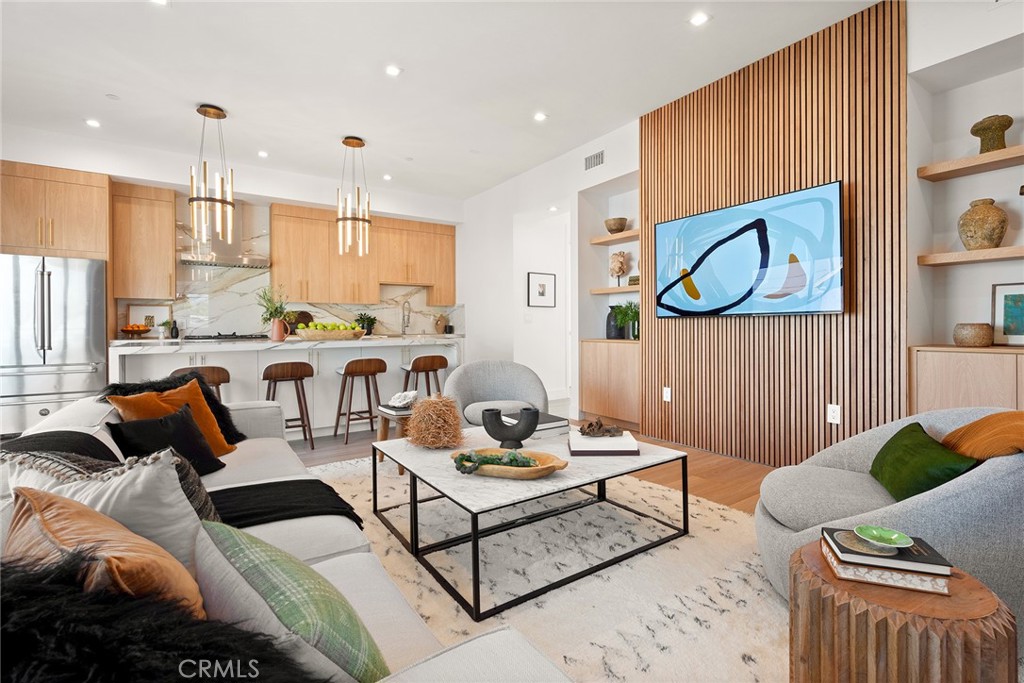 Properties 1 11026 Oxnard Street