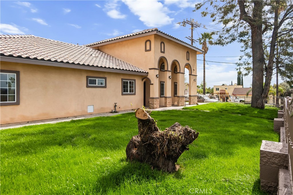 3865 Del Rosa Avenue