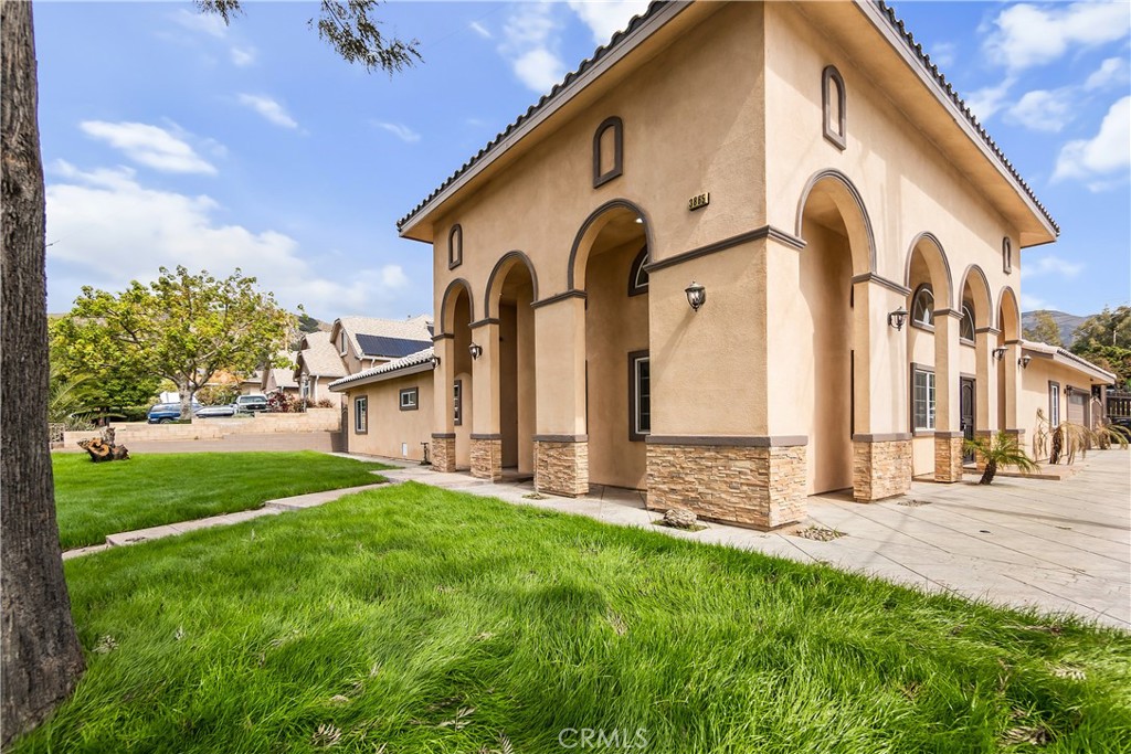 3865 Del Rosa Avenue