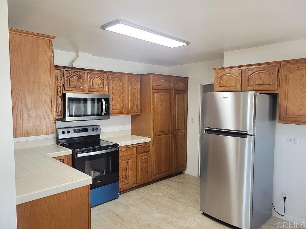 listing image 130720656952500768205