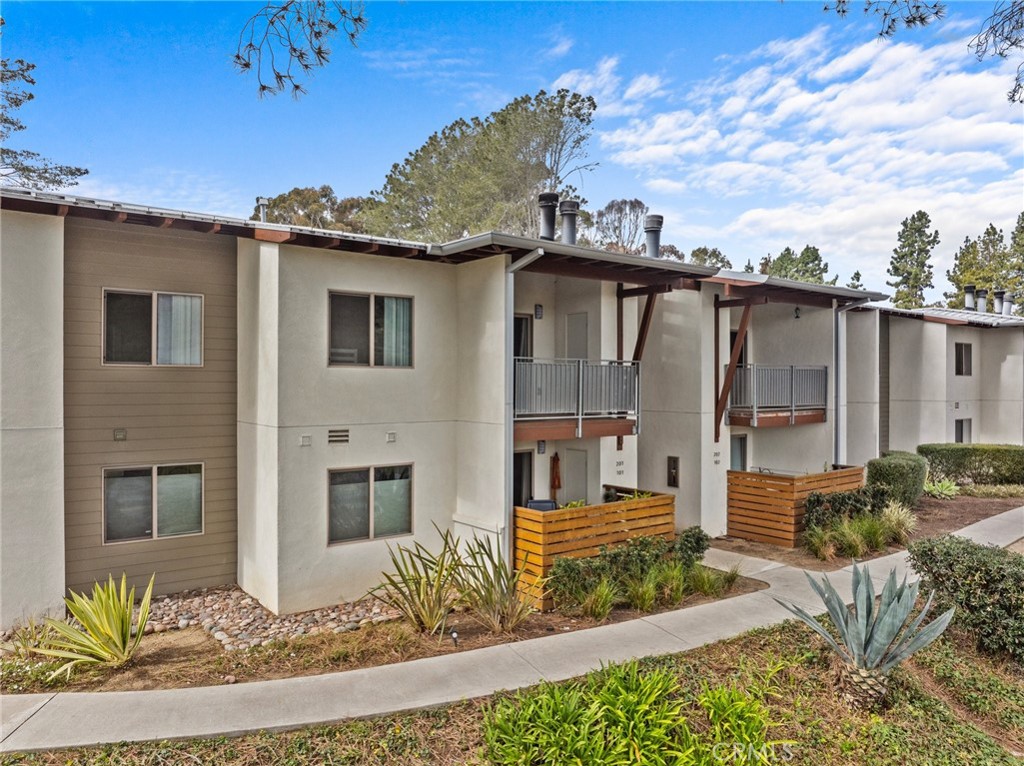 1710 S El Camino Real 201