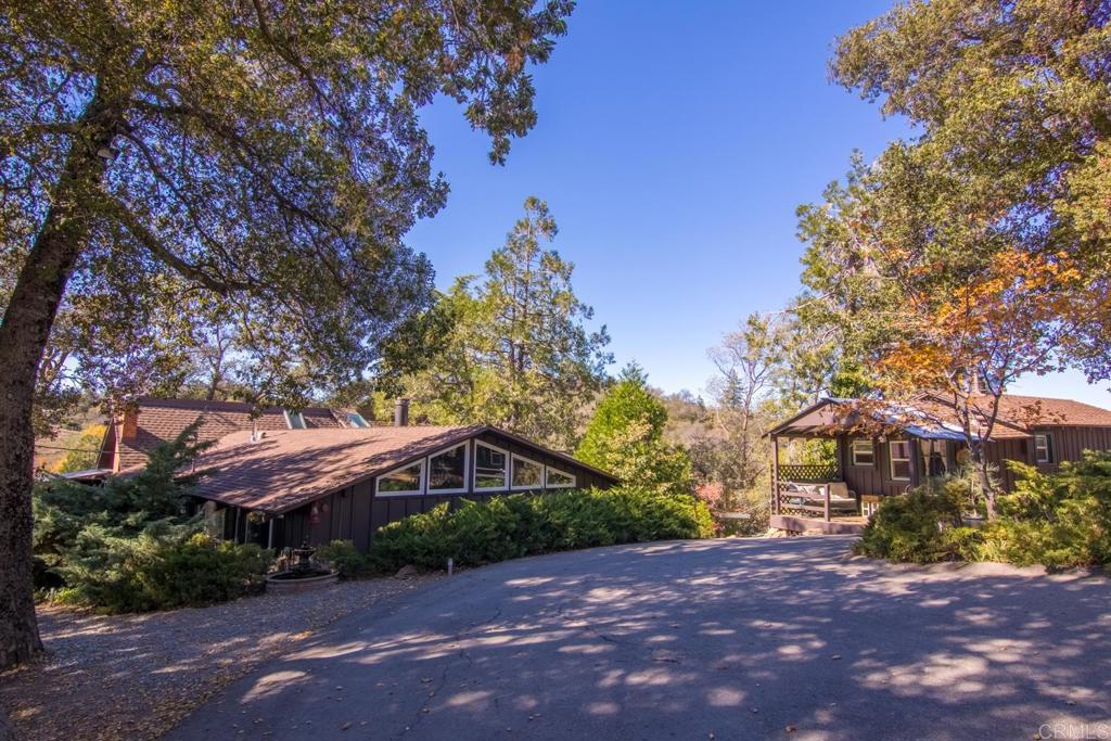 2112 Whispering Pines Drive