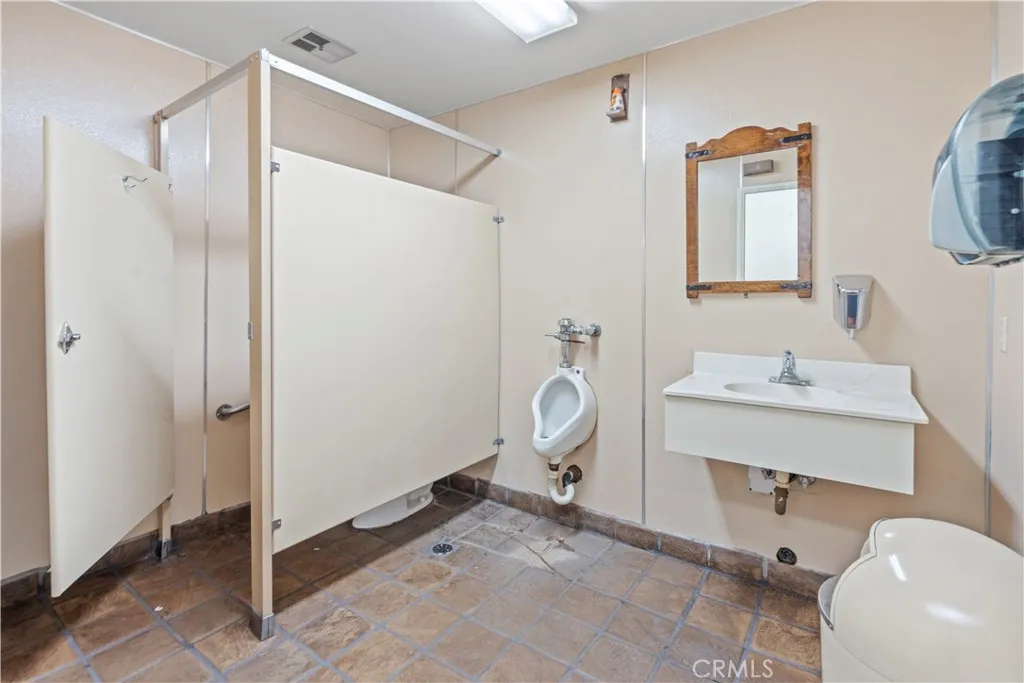 Banning, California 92220, United States, ,Commercial,Active,68407