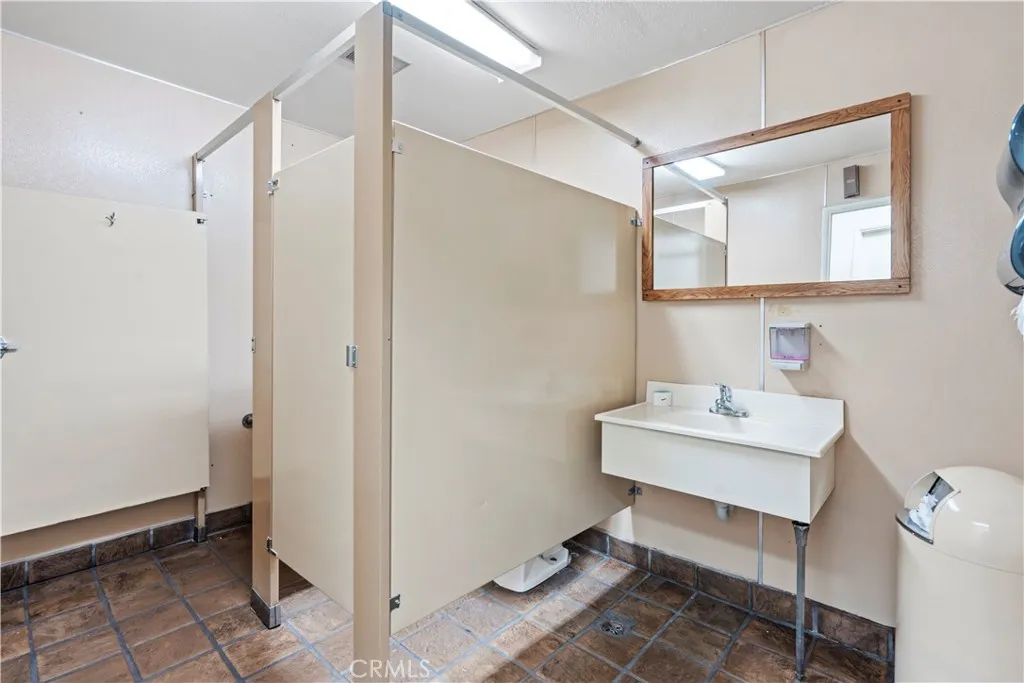 Banning, California 92220, United States, ,Commercial,Active,68407