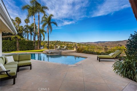 A home in North Tustin