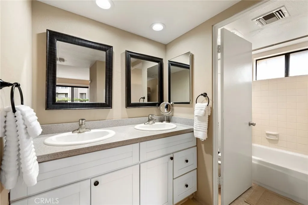 Palm Desert, California 92260, United States, 2 Bedrooms Bedrooms, ,2 BathroomsBathrooms,Residential,Active,108164