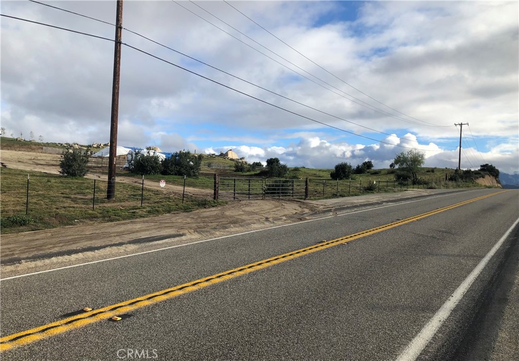 50 acres of prime land in the Sage area of Aguanga. Water Well and Electricity on property. Frontage on Sage Rd, and fenced perimeter. Gentle slopes, flat pad for a home, and must see stunning sunset and mountain views. Land is zoned R-R. Located about 10 minutes off both Highway 79 and East Benton Rd.