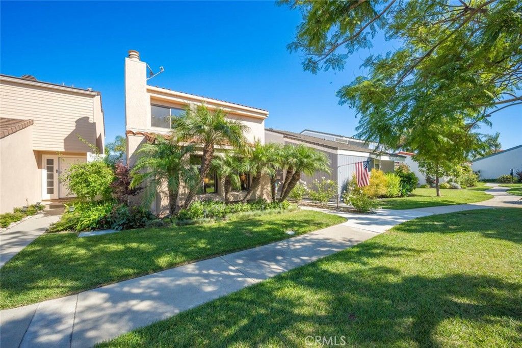 listing image 130727717106378569403