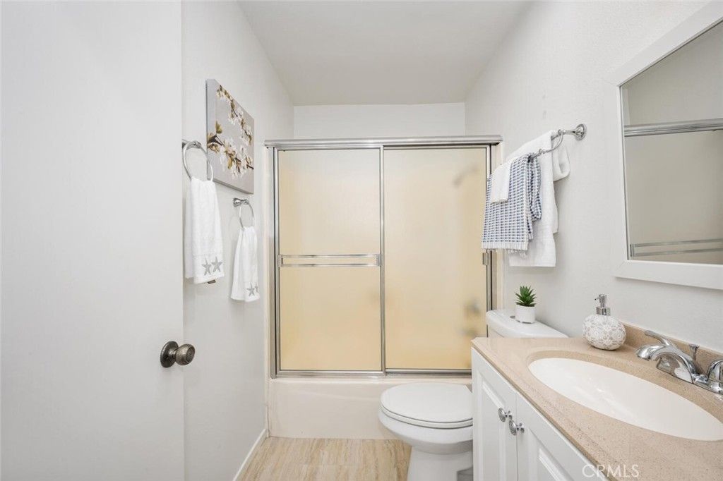 listing image 130726644497243902939