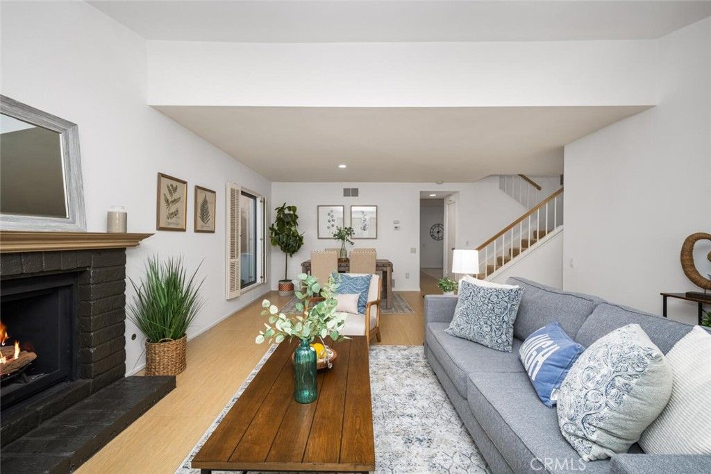 listing image 130726730682152276591