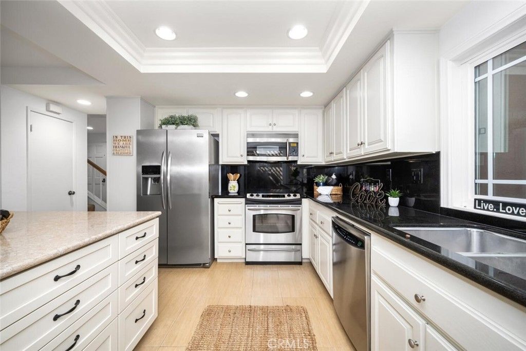 listing image 130725358999110664660