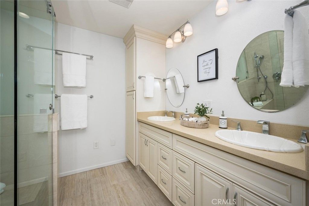 listing image 130726784623146251800