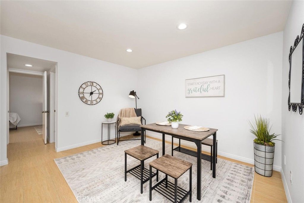 listing image 130723834618582472582