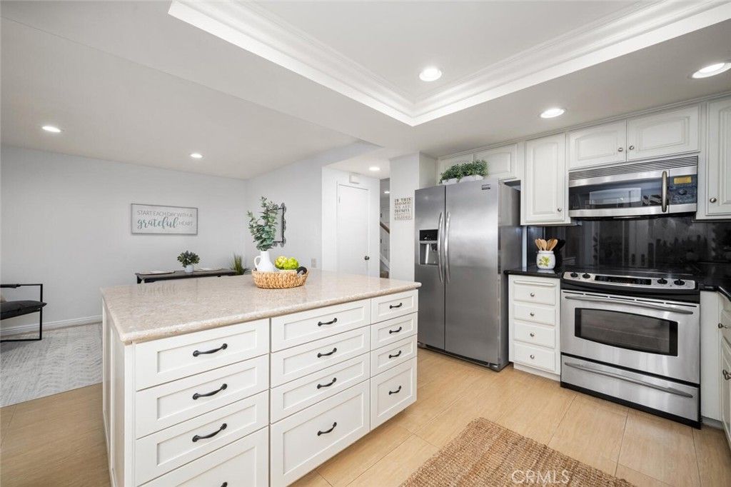 listing image 130722328793517847181