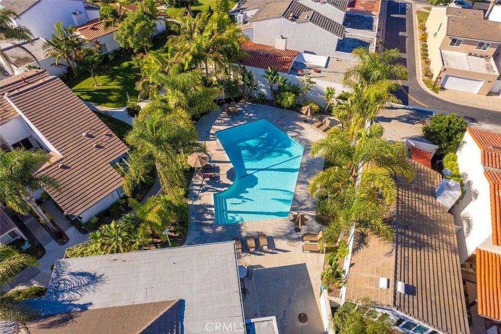 listing image 130723463992141815030