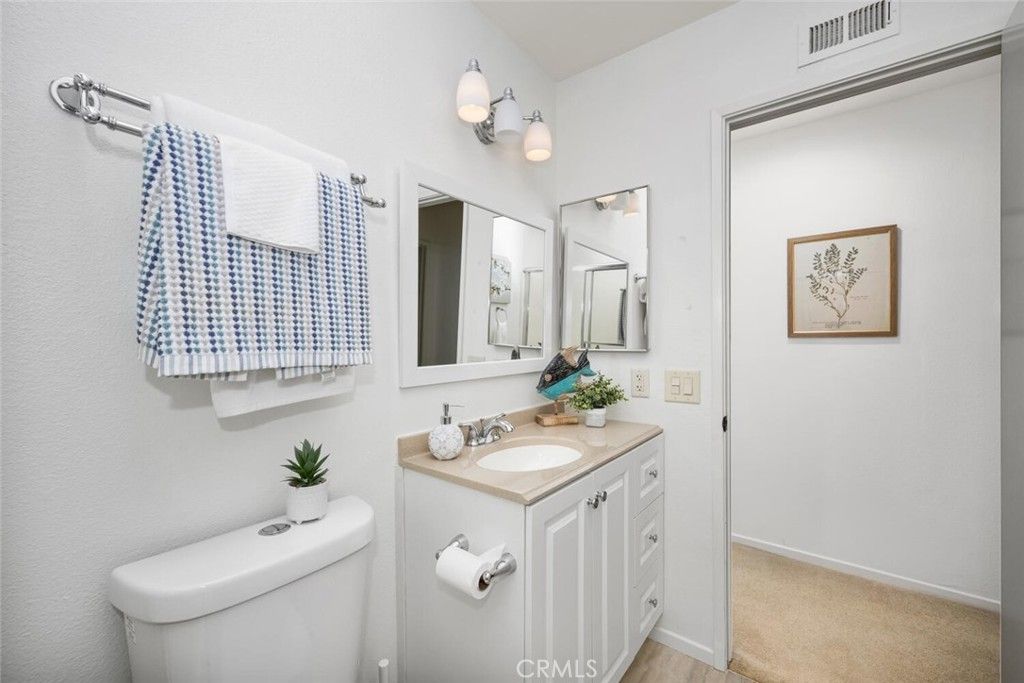 listing image 130725366004782515391