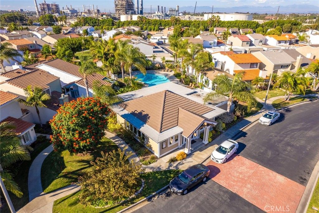listing image 130723378703050752070