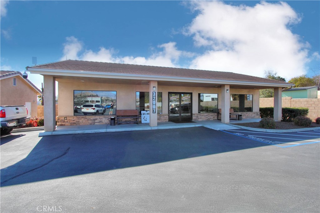 32007 Outer Highway 10