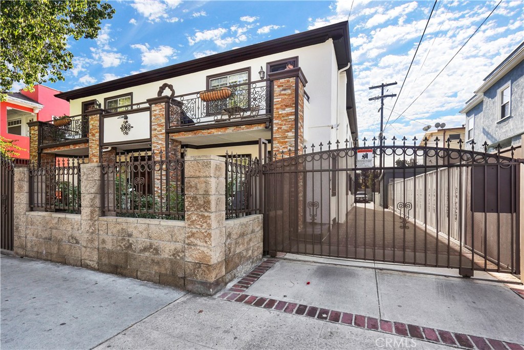 Properties 2 5666 5672 Franklin Avenue