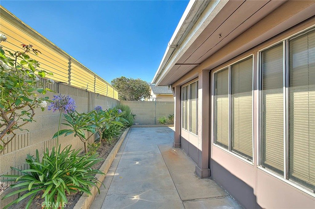 listing image 130729628933908814006