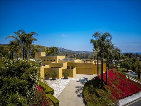 A home in North Tustin