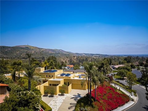 A home in North Tustin