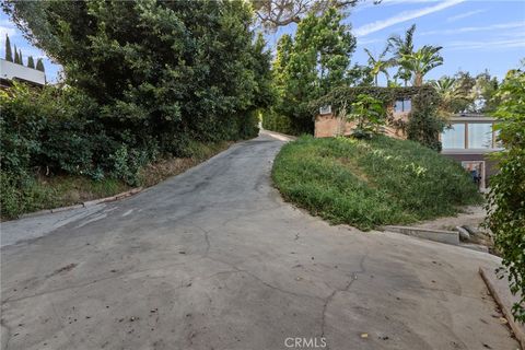 A home in Studio City