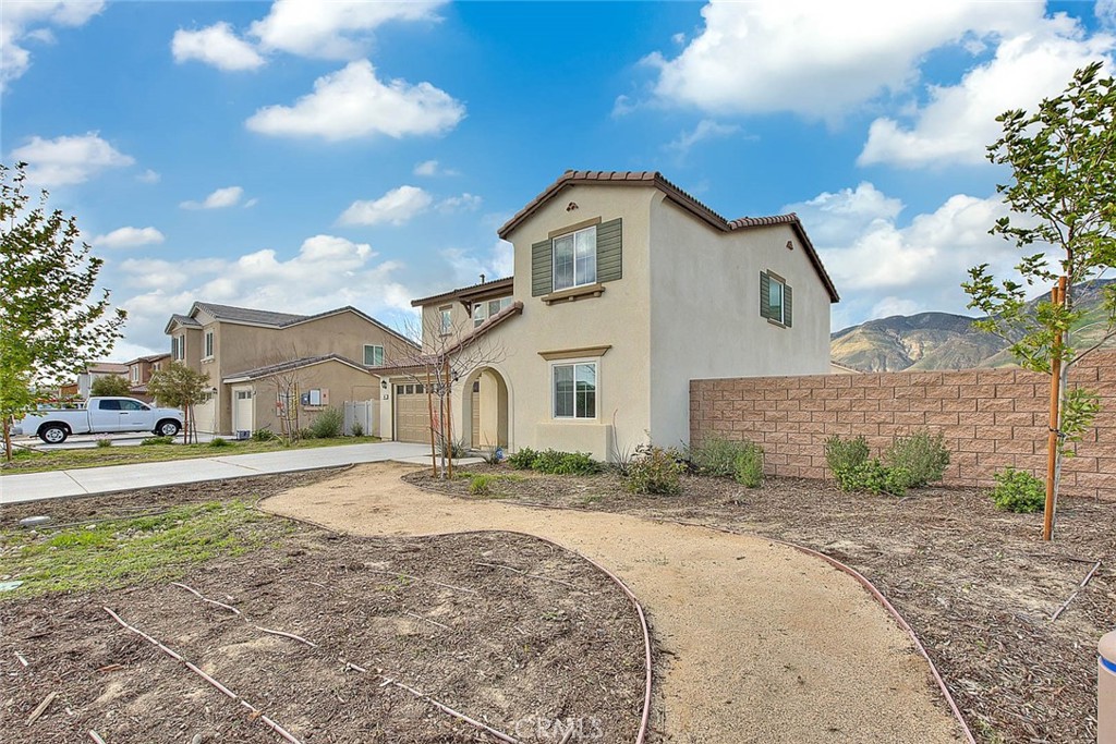 885 Canopy Ln