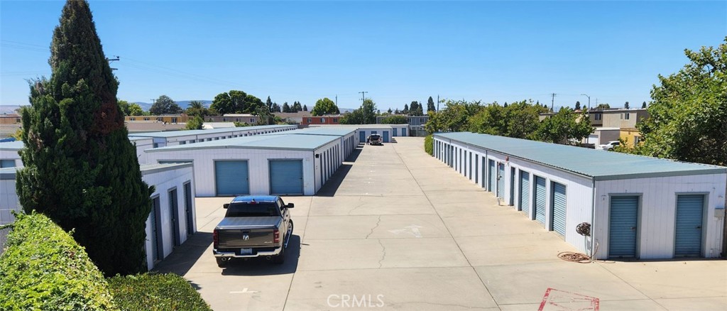 Off Broadway Mini Storage was built in 1993 and has been privately operated since then. It features 205 indoor units with 21,150 SF of rentable space spread over 2 acres of land. In addition, there is an area for outdoor RV storage, as well as a 2-story office/manager’s building with the office and a 2 car garage located downstairs and a 2Bed-1Bath apartment upstairs. This asset is stabilized yet offers several avenues for a buyer to add value. Seller financing is available.