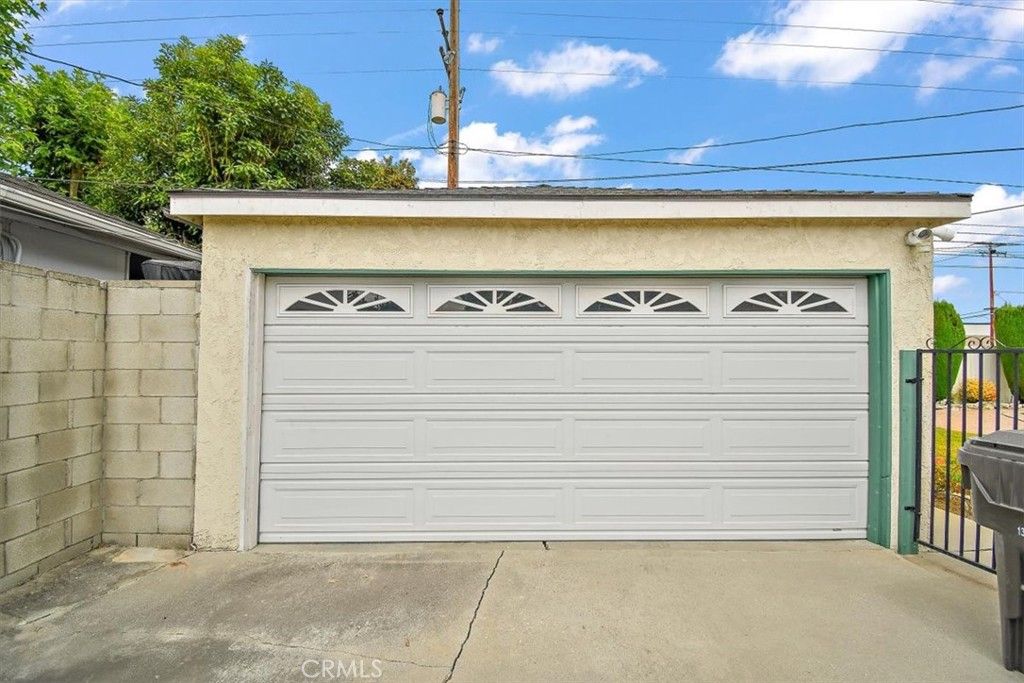 listing image 130727428038129789341