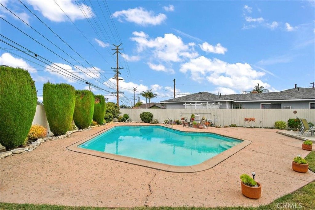 listing image 130720913790688299817