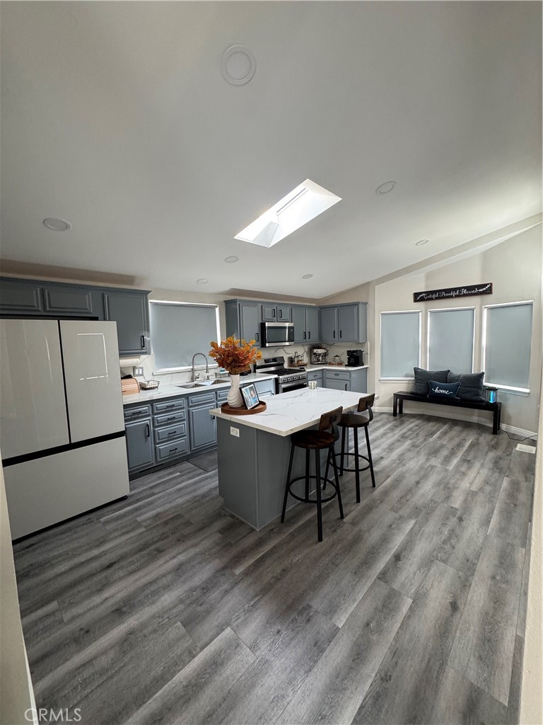 Corona, California, 92882, United States, ,3 BathroomsBathrooms,Residential,Active,1726827