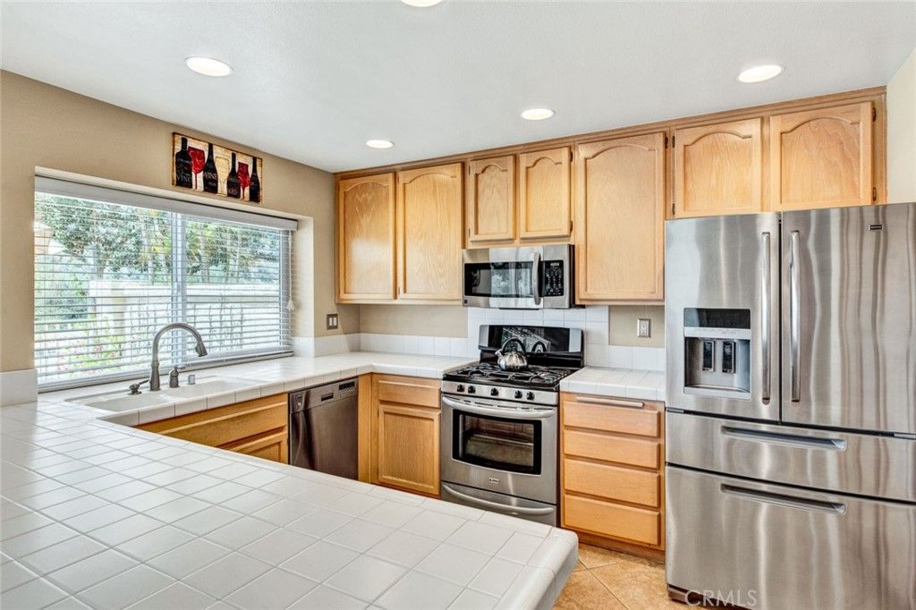 listing image 130721429417733337228