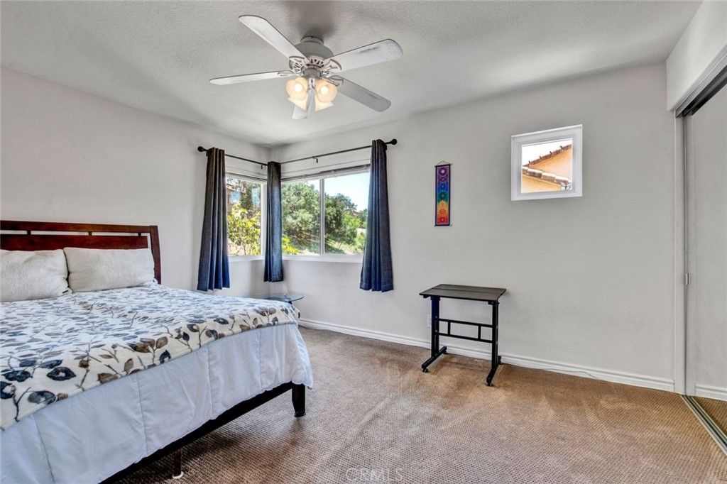 listing image 130721938555948050183