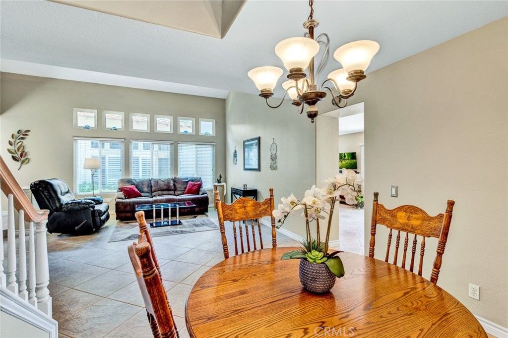 listing image 130729452386227822277