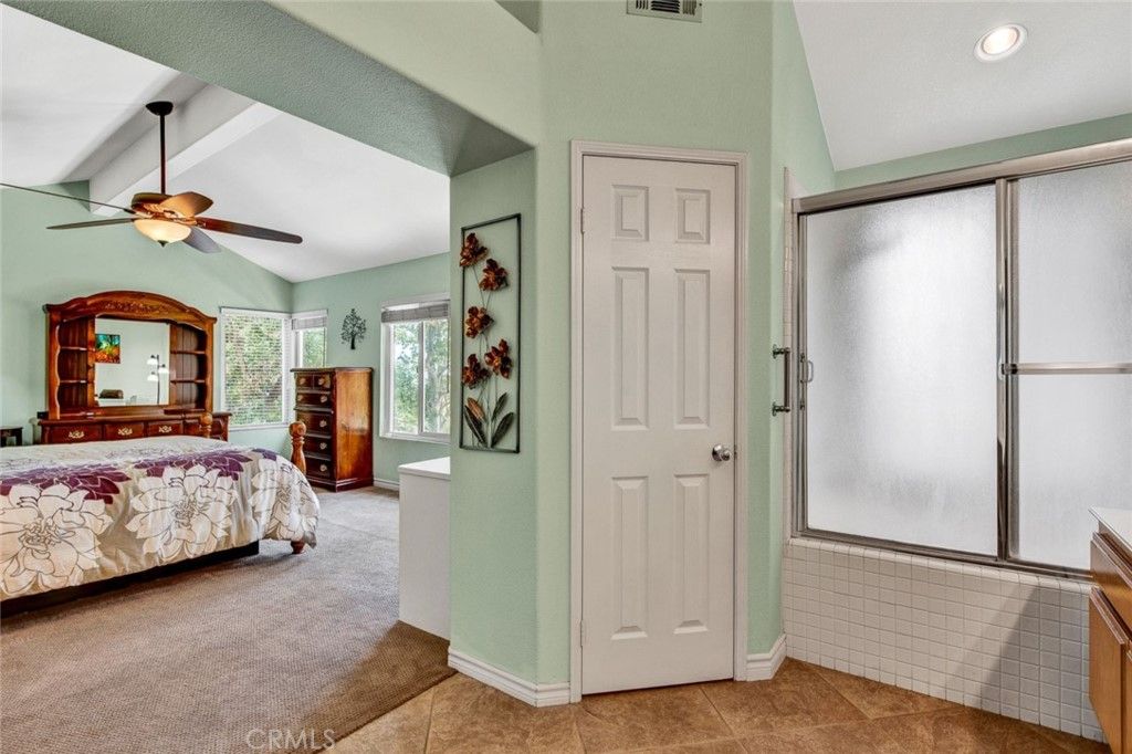 listing image 130725925972502350551