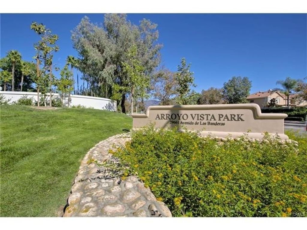 listing image 130727371358171366079