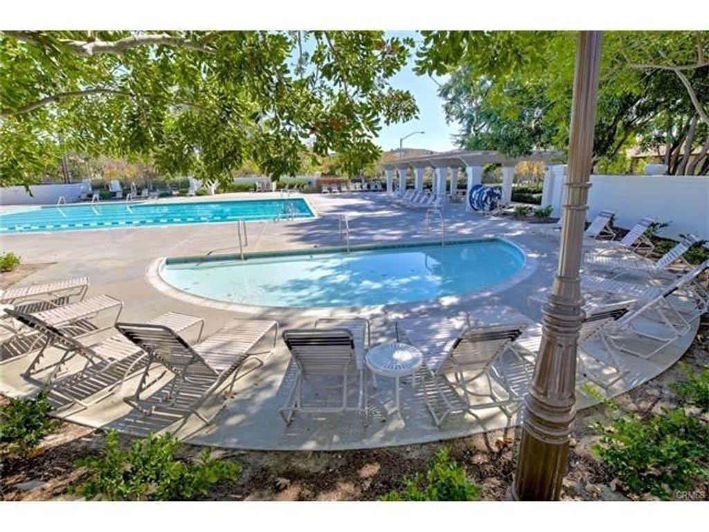listing image 130725447362710224995