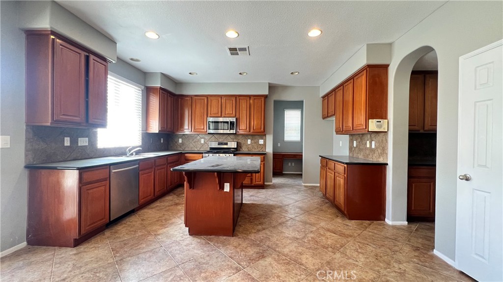 4465 Cloudywing Road
