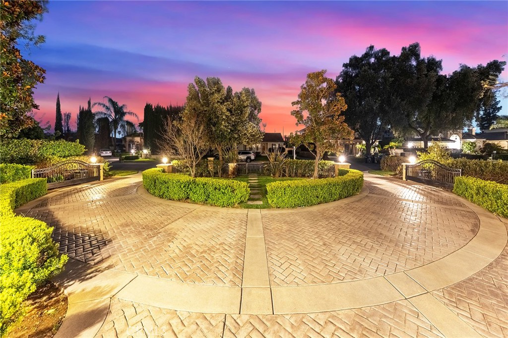 33 E Las Flores Avenue