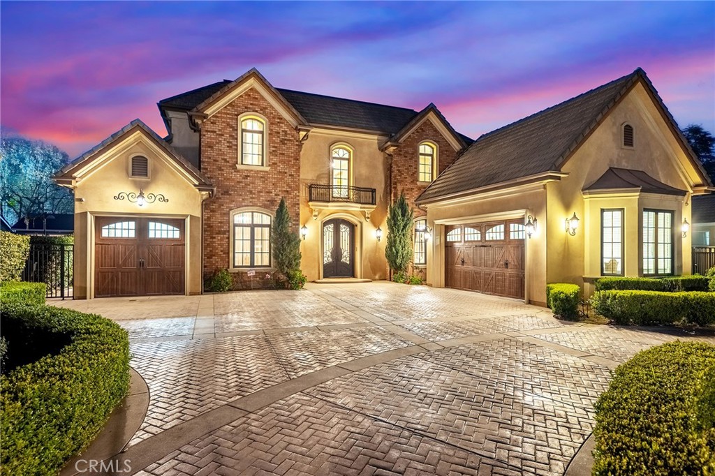 33 E Las Flores Avenue
