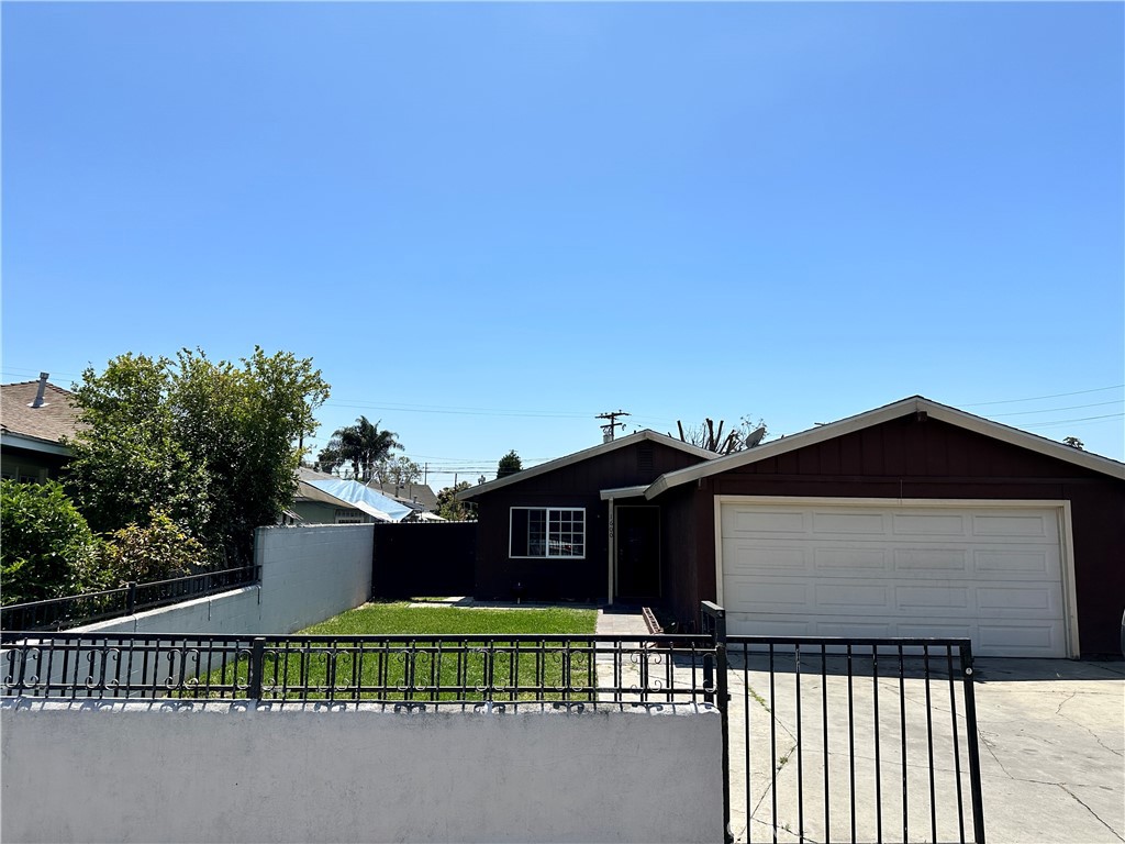 View Compton, CA 90221 house