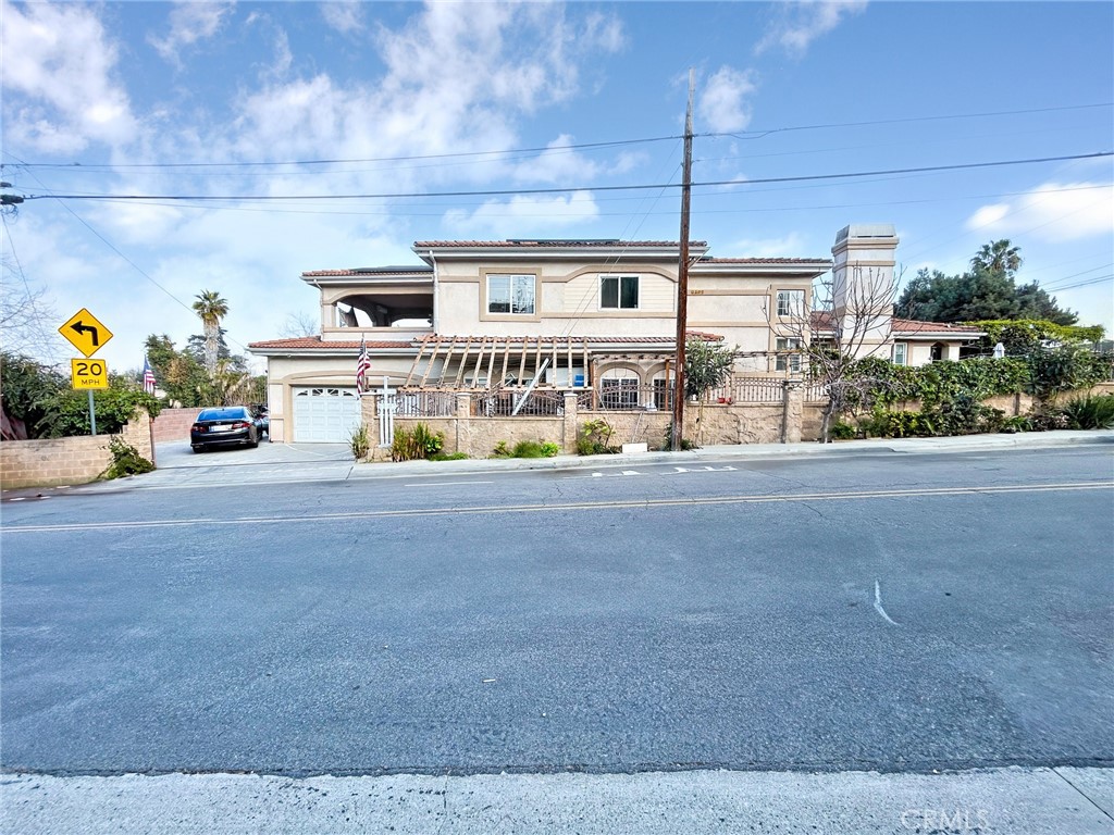 2203 Kays Avenue