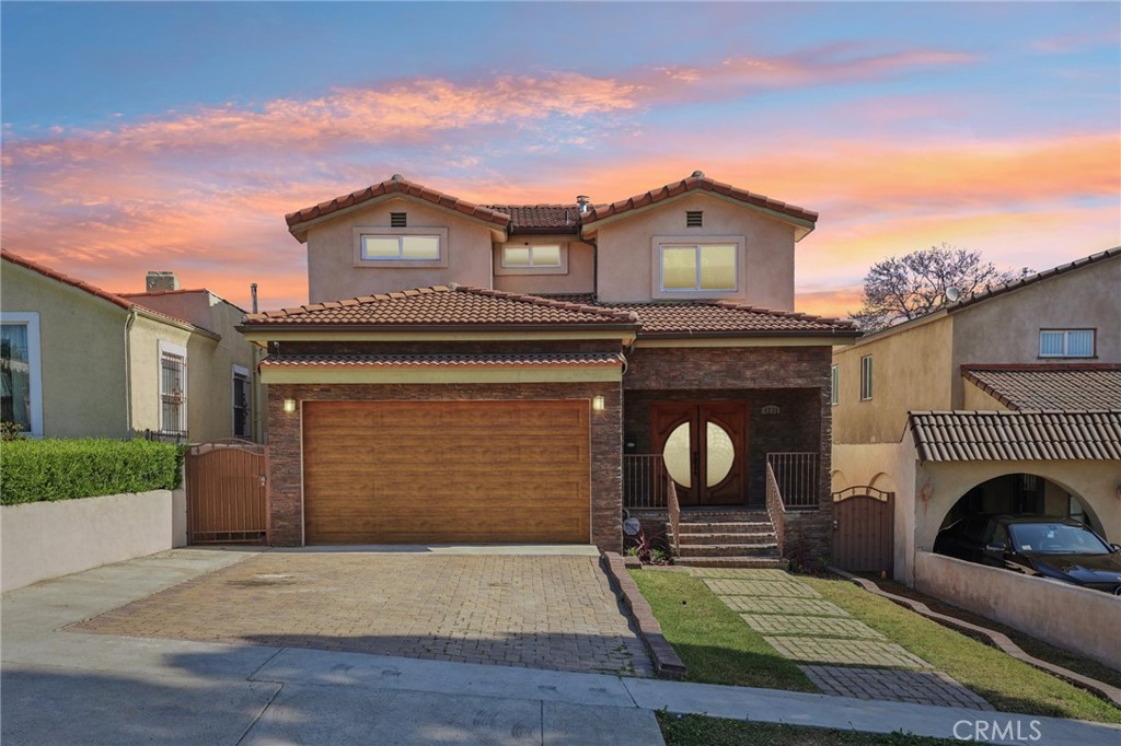 View Los Angeles, CA 90043 house
