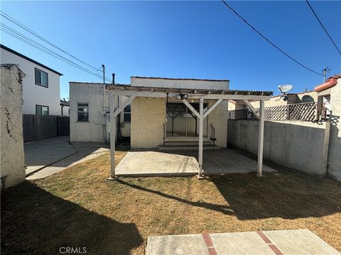 A home in Inglewood