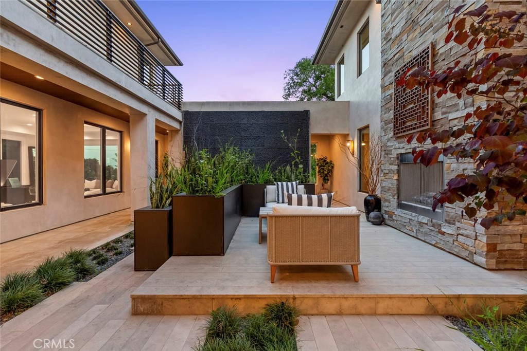1019 W Foothill Boulevard