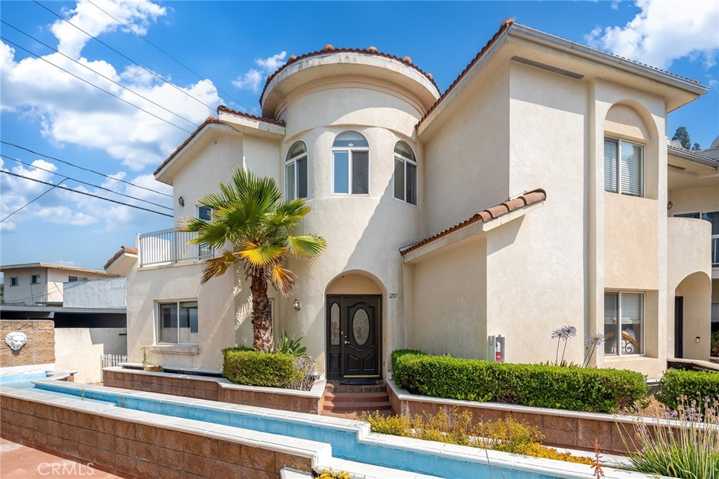 View Pasadena, CA 91107 townhome