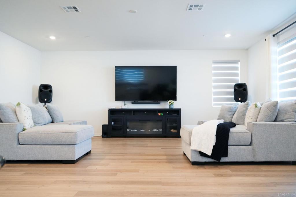 1816 Tapaderos St